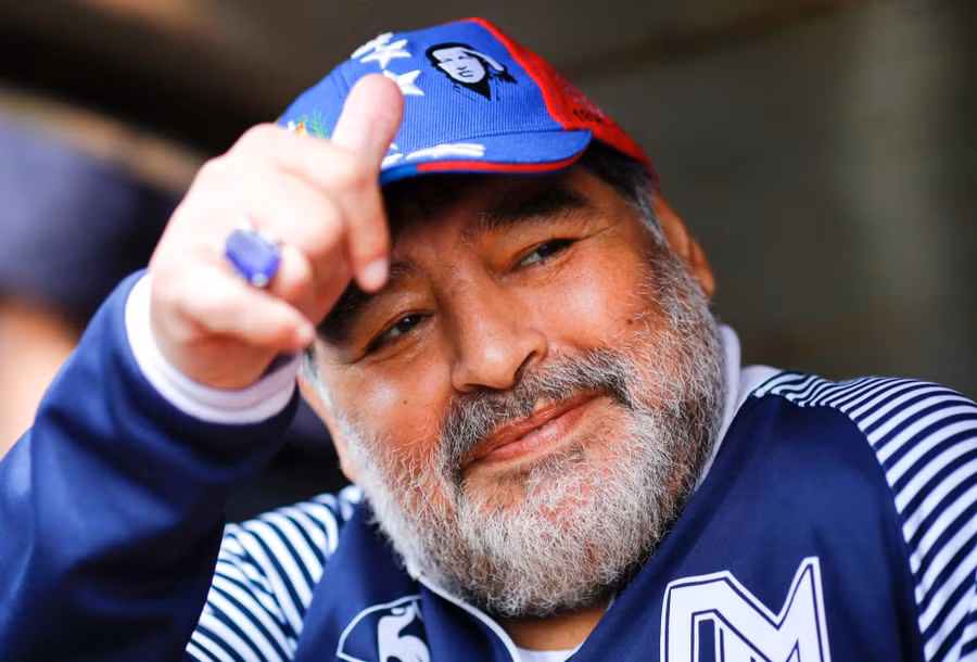 Diego Maradona phải chiến đấu với nhiều căn bệnh sau khi giải nghệ