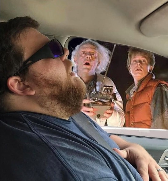 Cười ngất với ảnh chế vợ chơi khăm chồng