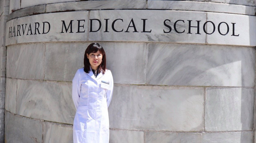 Bác sĩ Lã Hà – người mẹ có 2 con gái học tại Harvard (Mỹ). Bác sĩ Lã Hà – người mẹ có 2 con gái học tại Harvard (Mỹ).