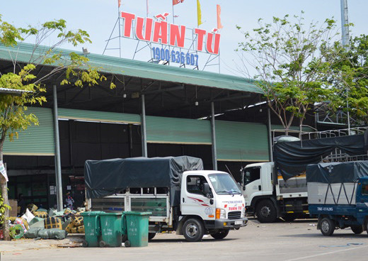 Hoạt động vận chuyển hàng hóa sôi động Hoạt động vận chuyển hàng hóa sôi động