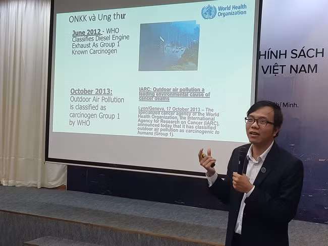 TS Trần Ngọc Đăng- Giảng viên khoa Y tế cộng cộng- Trường ĐH Y Dược TPHCM chia sẻ tại hội thảo.