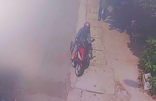 Nghi can bị camera ghi lại (Ảnh: Clip) Nghi can bị camera ghi lại (Ảnh: Clip)