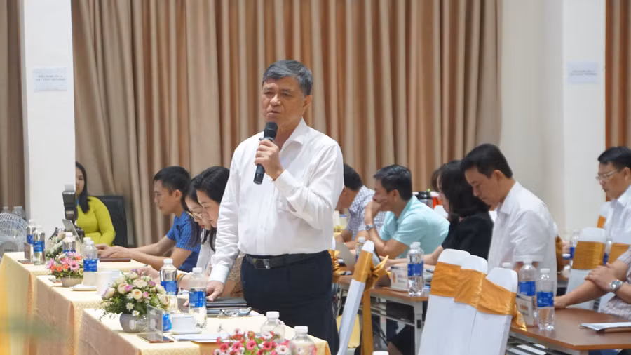 Ông Nguyễn Văn Hiếu, Giám đốc Sở GD&ĐT TPHCM trao đổi tại hội nghị. Ảnh: Cẩm Anh