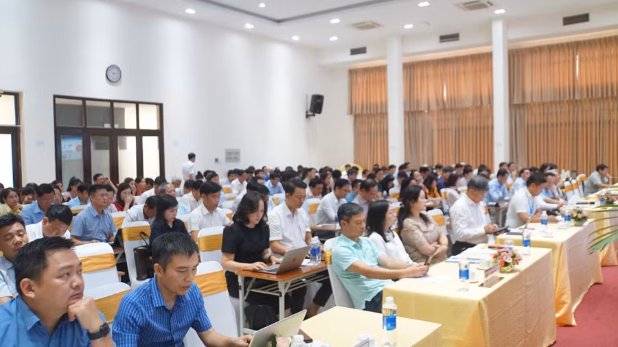 Toàn cảnh hội nghị công tác văn phòng và truyền thông khối Sở GD&ĐT năm 2024 tại TPHCM. (Ảnh: Cẩm Anh)