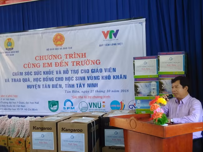 Ông Phạm Ngọc Hải - Phó GĐ Sở GD&ĐT Tây Ninh phát biểu tại buổi lễ.