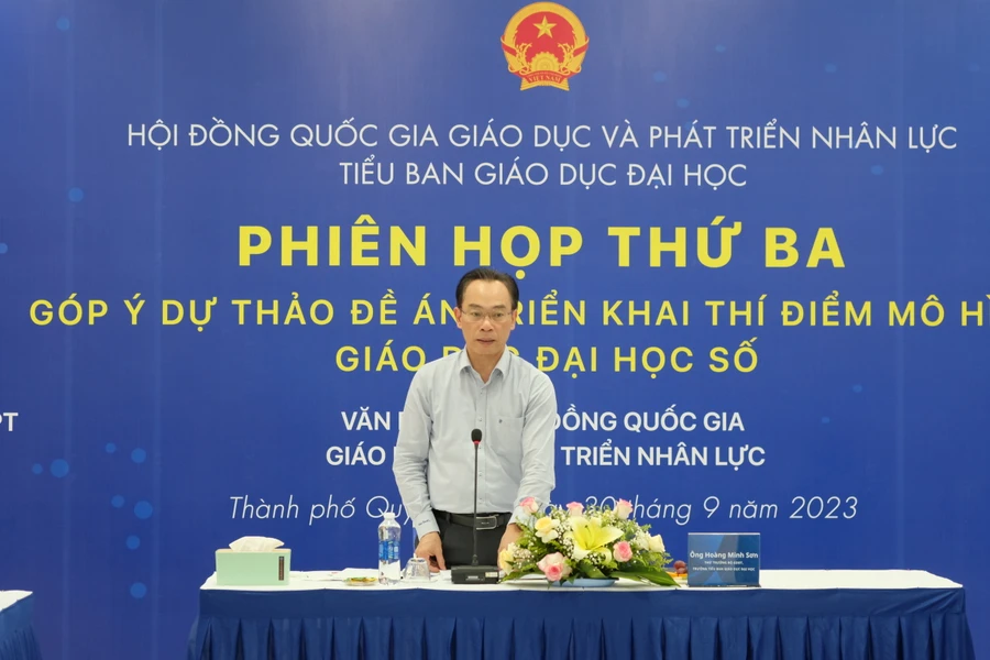 Thứ trưởng Hoàng Minh Sơn chủ trì phiên họp của Tiểu ban Giáo dục đại học. Ảnh: Hoàng Vinh. 