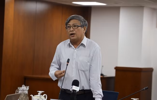 Bác sĩ Nguyễn Văn Hảo,Trưởng khoa cấp cứu hồi sức tích cực chống độc người lớn, BV Bệnh Nhiệt đới TP.HCM. (Ảnh:TTBC)