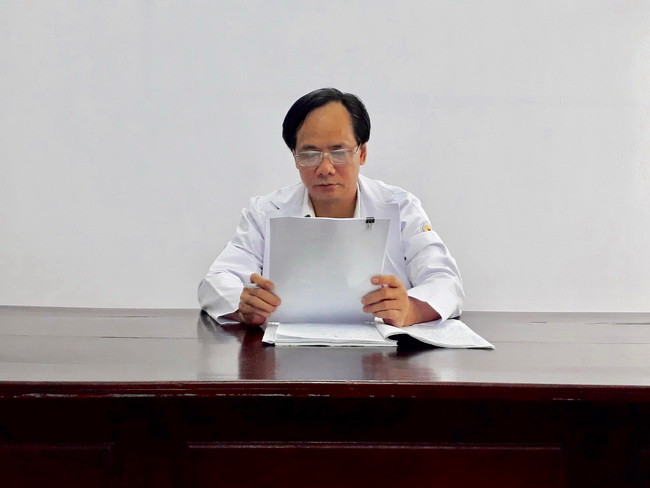 BS. CKII Lê Công Lĩnh - Giám đốc Trung tâm Y Tế huyện Phú Quốc chia sẻ với phóng viên về vụ việc ( Ảnh:T .Nghĩa). BS. CKII Lê Công Lĩnh - Giám đốc Trung tâm Y Tế huyện Phú Quốc chia sẻ với phóng viên về vụ việc ( Ảnh:T .Nghĩa).