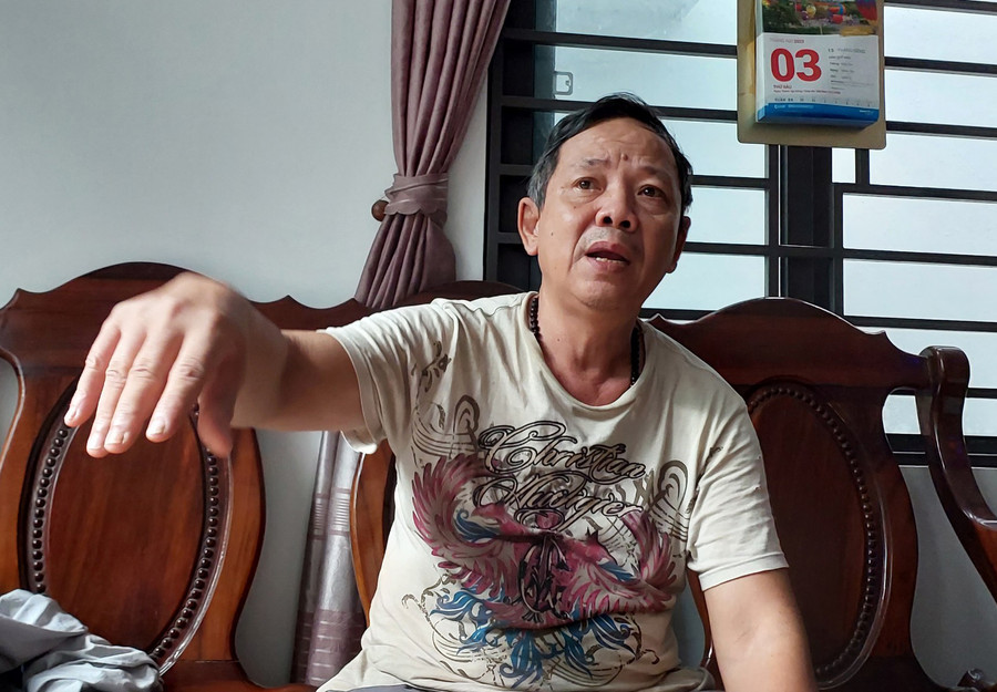 Ông Ánh kể lại thời điểm xảy ra vụ cháy. (Ảnh: Hoàng Vinh)