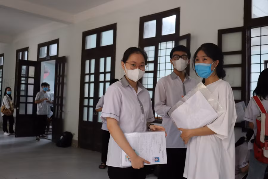 Tâm lý của các thí sinh thoải mái trước khi bước vào môn thi đầu tiên.