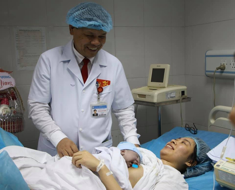 Chào đón công dân đầu tiên năm Canh Tý