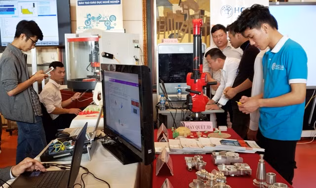 Mô hình đào tạo chất lượng cao gắn với doanh nghiệp giúp sinh viên thích ứng ngay với môi trường làm việc