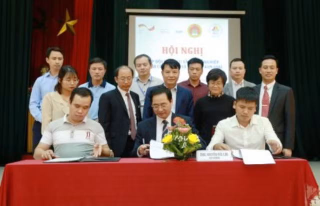 Ký biên bản ghi nhớ tham gia Hội đồng Tư vấn nghề