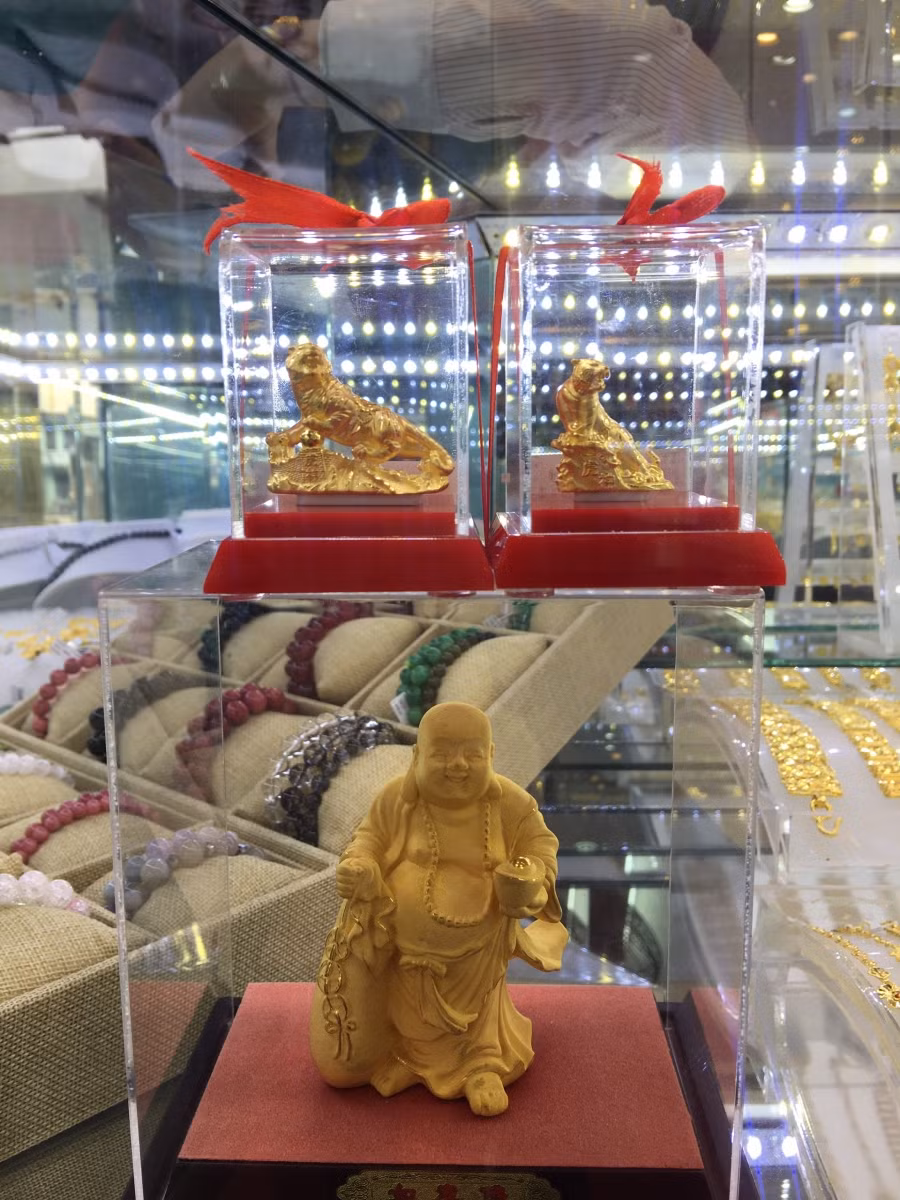 Những mẫu vàng được khách hàng mua nhiều trong ngày vía Thần Tài.