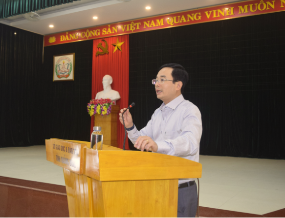 Ông Đặng Ngọc Tuấn - Giám đốc Sở GD&ĐT Quảng Bình phát biểu tại hội nghị. Ông Đặng Ngọc Tuấn - Giám đốc Sở GD&ĐT Quảng Bình phát biểu tại hội nghị.