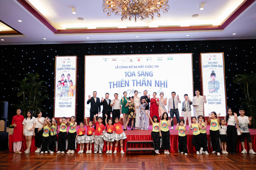 Cuộc thi “Toả sáng thiên thần nhí” nhằm tạo điều kiện cho các em nhỏ từ 5 đến 17 tuổi thể hiện và phát triển tài năng Cuộc thi “Toả sáng thiên thần nhí” nhằm tạo điều kiện cho các em nhỏ từ 5 đến 17 tuổi thể hiện và phát triển tài năng