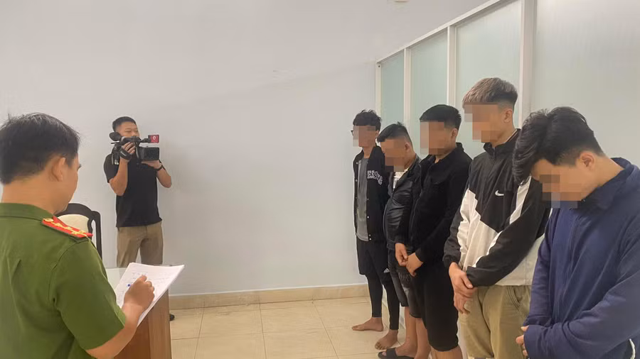 Các đối tượng tại cơ quan công an. Ảnh: Công an. 