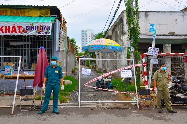 TPHCM phong tỏa các khu vực có liên quan đến các ca nhiễm Covid-19, truy vết lấy mẫu xét nghiệm để ngăn chặt chuỗi lây từ Hội thánh Phục Hưng. (Ảnh: HCDC).