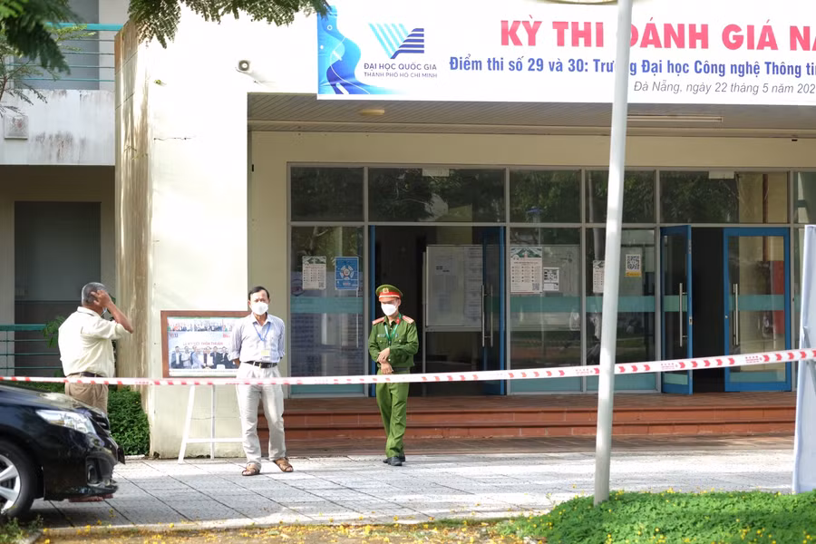 Công tác đảm bảo an ninh cho kỳ thi được tổ chức nghiêm ngặt.
