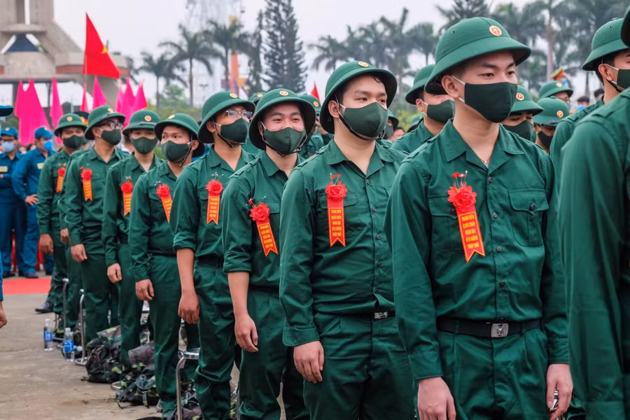 Hơn 1.200 thanh niên Đà Nẵng hăng hái lên đường nhập ngũ