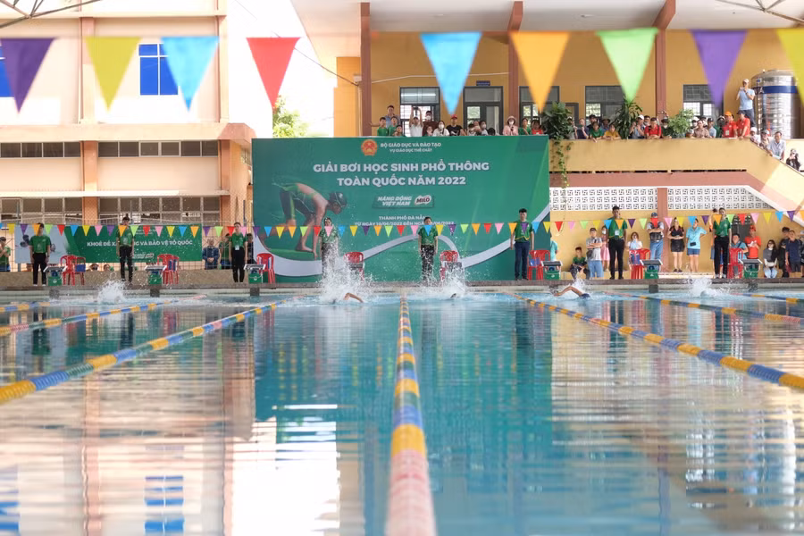 Giải Bơi học sinh phổ thông toàn quốc năm 2022 chính thức khai mạc tại Trường Đại học Thể dục Thể thao Đà Nẵng. 