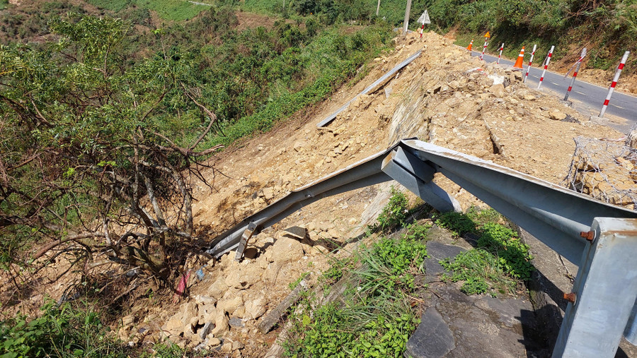 Sạt lở ta luy dương. Sạt lở ta luy dương.