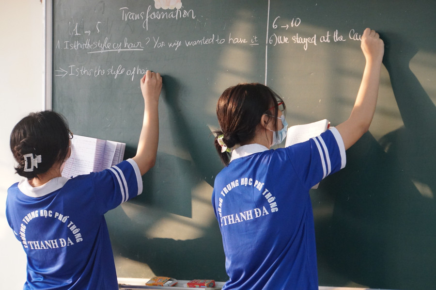 Học sinh trường THPT Thanh Đa đang ôn thi cho kỳ thi tuyển sinh lớp 10. (Ảnh: Mạnh Tùng) Học sinh trường THPT Thanh Đa đang ôn thi cho kỳ thi tuyển sinh lớp 10. (Ảnh: Mạnh Tùng)