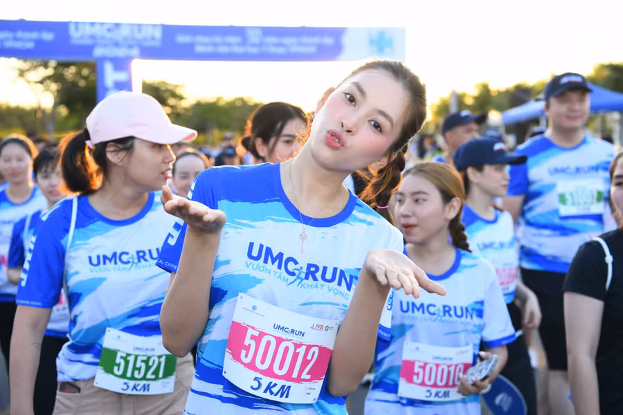 Hoa hậu Việt Nam 2018 Trần Tiểu Vy tham gia UMC Run.