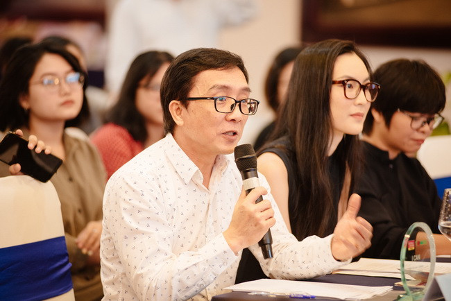 Ban giám khảo góp ý cho các dự án tại Ngày hội. Ban giám khảo góp ý cho các dự án tại Ngày hội.