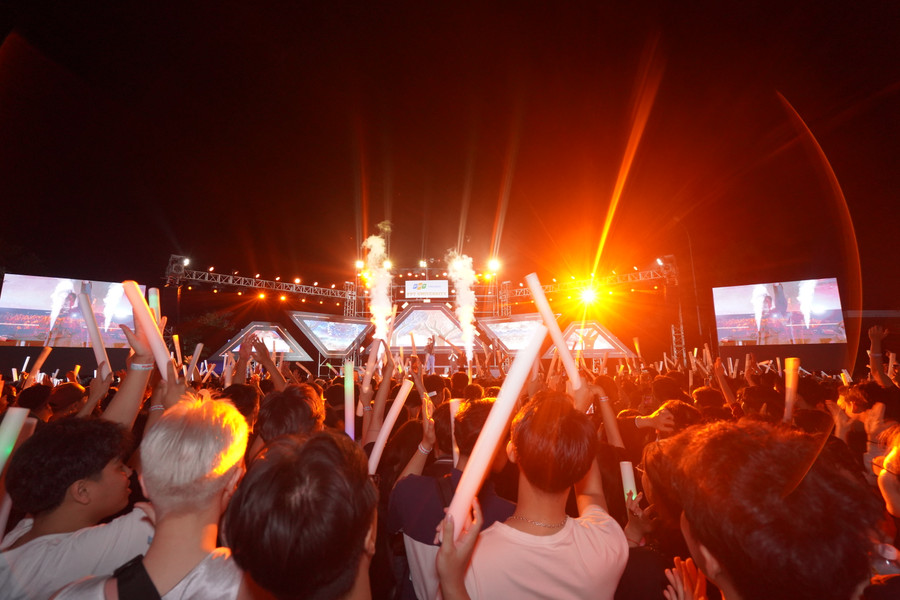 FUDA Music Show là một đêm nhạc bùng nổ và mang đến nhiều cảm xúc cho các bạn trẻ.
