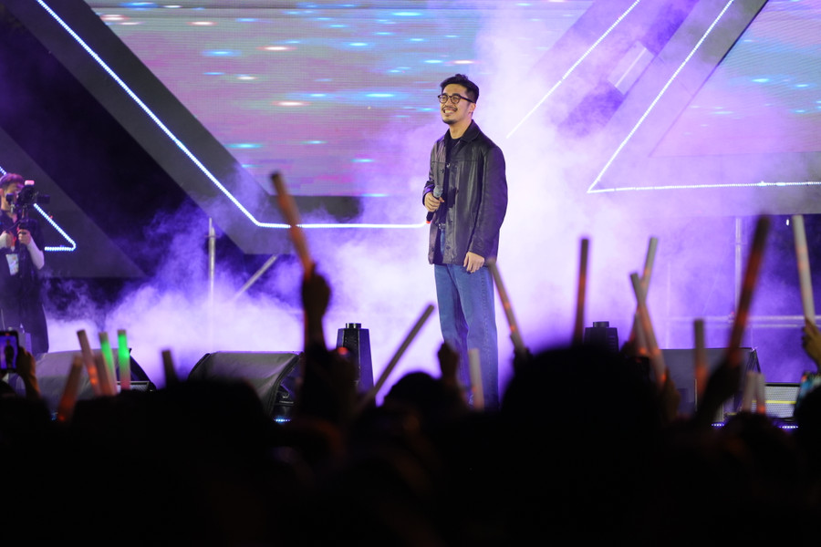 Vũ mang đến những bản tình ca da diết dành tặng người hâm mộ trên sân khấu của FUDA Music Show 2024.