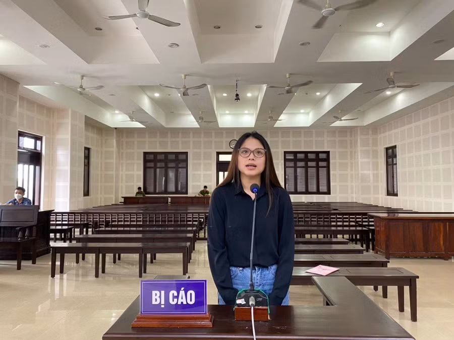 Bị cáo Nguyễn Thị Thùy Trang tại phiên tòa. 