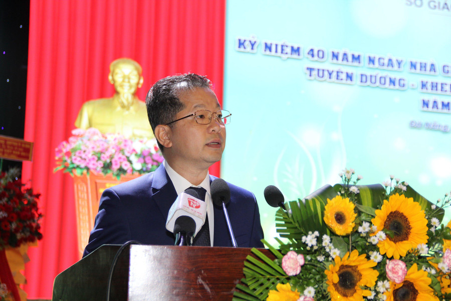 Ông Nguyễn Văn Quảng - Bí thư Thành ủy Đà Nẵng phát biểu tại Lễ kỷ niệm 40 năm ngày Nhà giáo Việt Nam (20/11/1982 - 20/11/2022).