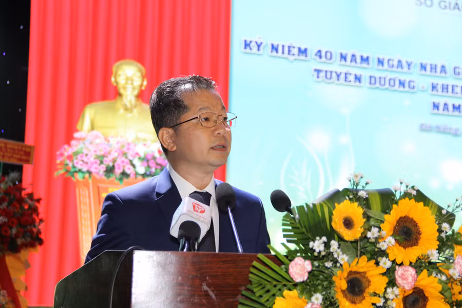 Ông Nguyễn Văn Quảng - Bí thư Thành ủy Đà Nẵng phát biểu tại Lễ kỷ niệm 40 năm ngày Nhà giáo Việt Nam (20/11/1982 - 20/11/2022).