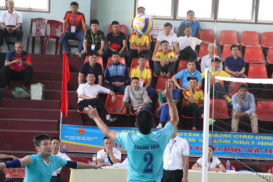 Công hay, thủ đẹp cũng không kém. Công hay, thủ đẹp cũng không kém.