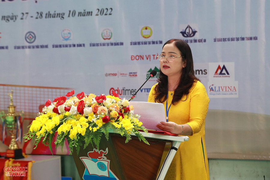 TS Lê Thị Hương - Giám đốc Sở GD&ĐT tỉnh Quảng Trị phát biểu tại Lễ khai mạc.