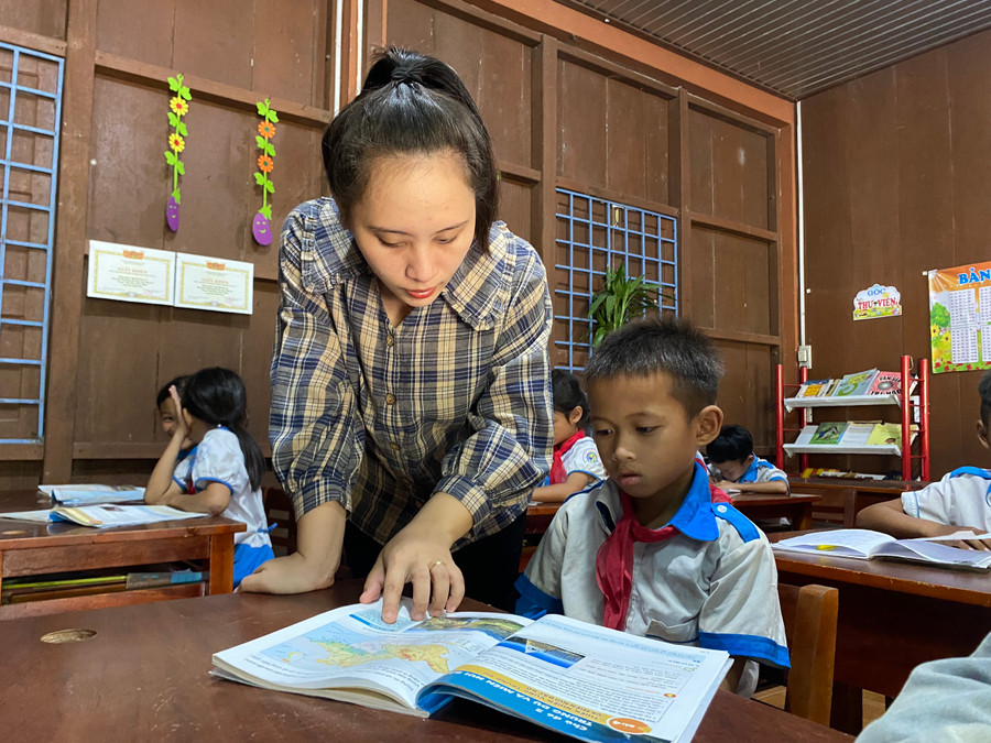 Học sinh ở huyện Bắc Trà My. (Ảnh: Hoàng Vinh)