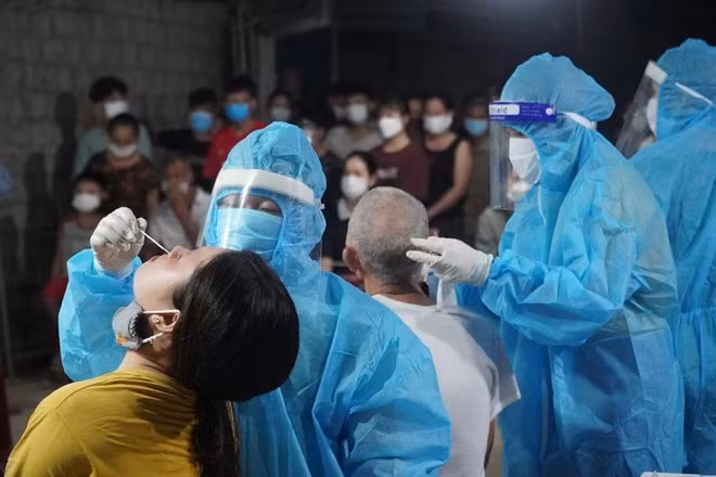 Quảng Bình truy vết, lấy mẫu xét nghiệm để bóc tách F0 ra khỏi cộng đồng.