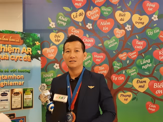 Tiến sĩ Kỷ lục gia Trần Quốc Phúc- Nhà sáng lập "Vườn Tâm Hồn"