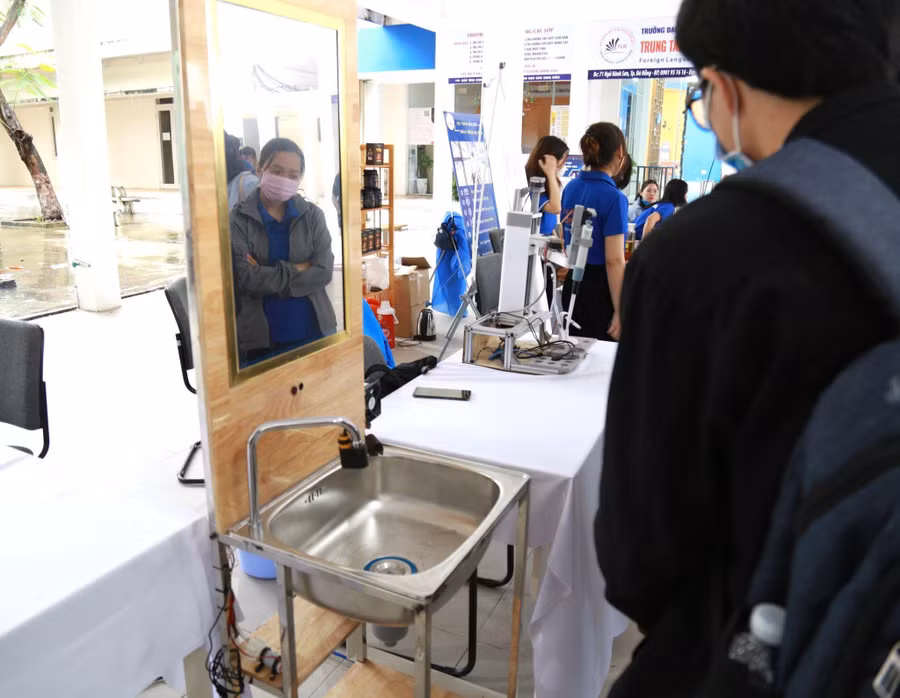 Nhiều sản phẩm độc đáo được trưng bày tại triển lãm.