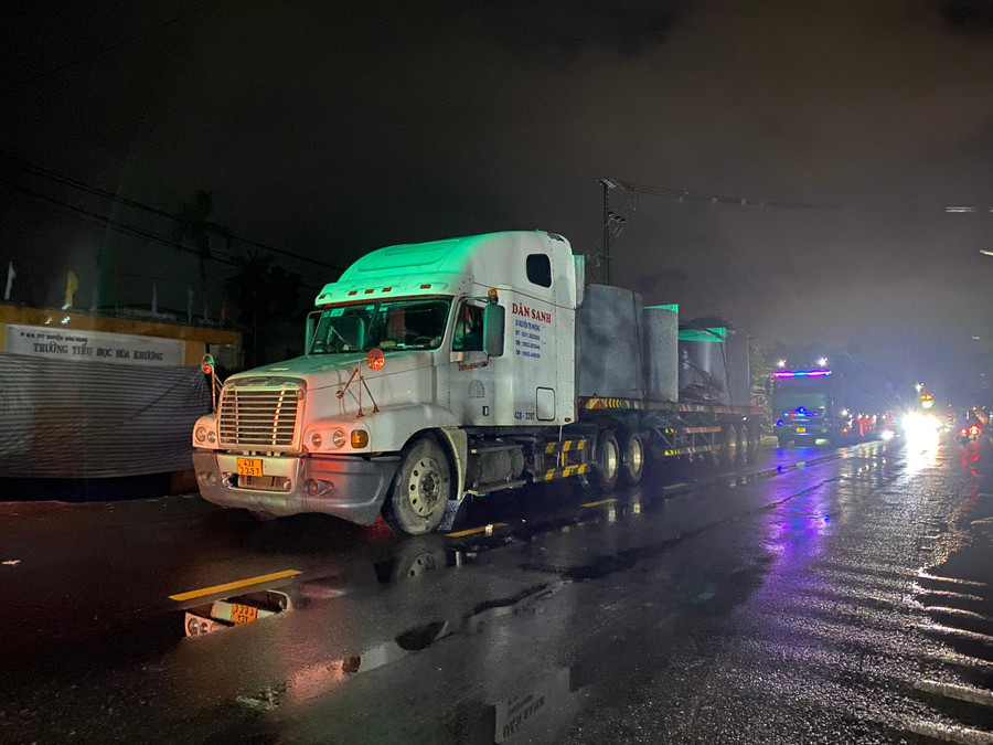 Đoạn trước Ngã tư Hương Lam.