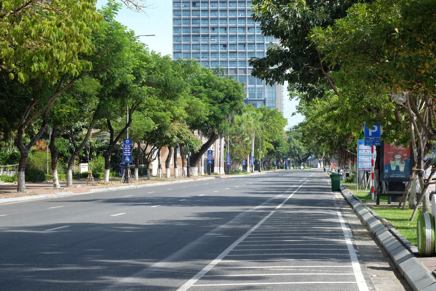 Đường phố Đà Nẵng trong những ngày thực hiện "ai ở đâu thì ở đó". 