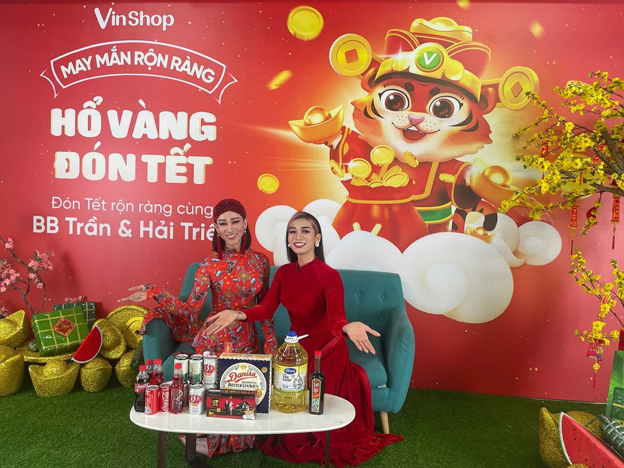 VinShop đa dạng cách thức hỗ trợ tạp hóa nhập hàng bán Tết. VinShop đa dạng cách thức hỗ trợ tạp hóa nhập hàng bán Tết.