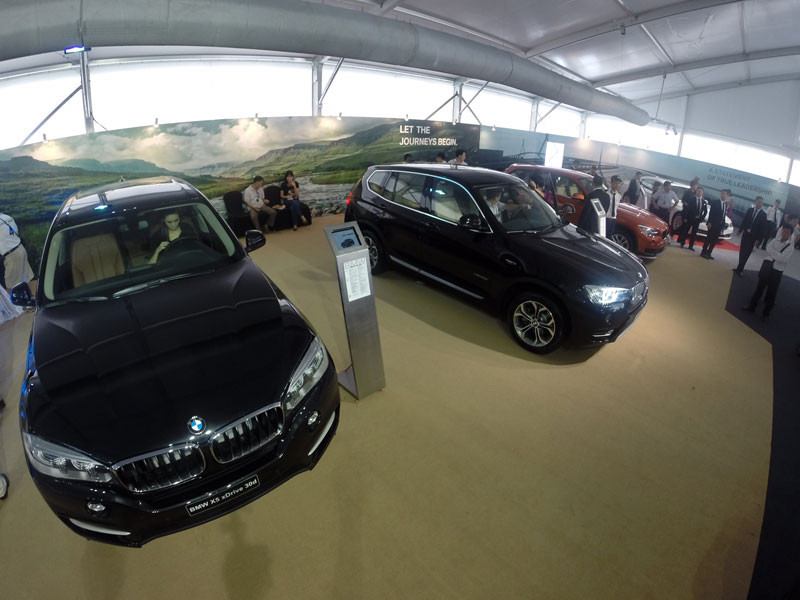 Triển lãm BMW World Xpo tại Việt Nam: Chưa xứng tầm thương hiệu ảnh 1 Dàn xe BMW được trưng bày trong triển lãm.