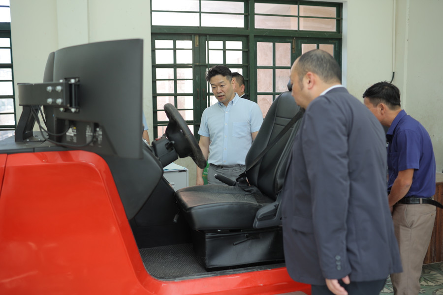 Công ty ShinKen tham quan, tìm hiểu về các trang thiết bị học tập tại Trường Cao đẳng Quảng Nam. Công ty ShinKen tham quan, tìm hiểu về các trang thiết bị học tập tại Trường Cao đẳng Quảng Nam.