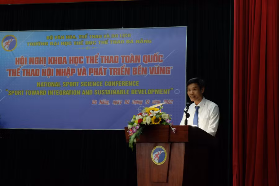 PGS.TS Phan Thanh Hài - Hiệu trưởng Trường Đại học Thể dục Thể thao Đà Nẵng phát biểu khai mạc.