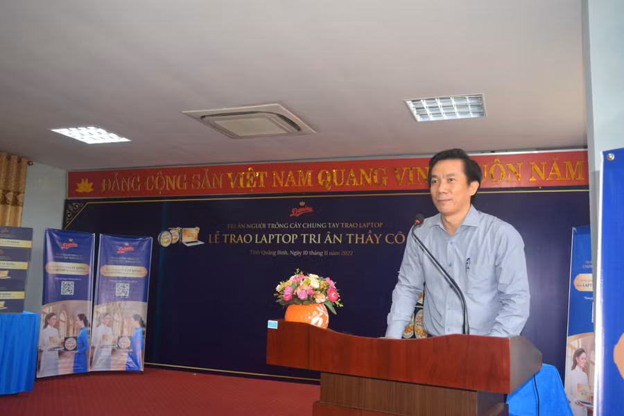 Ông Nguyễn Đình Hải, Phó Giám đốc Sở GD&ĐT phát biểu tại Lễ trao tặng.