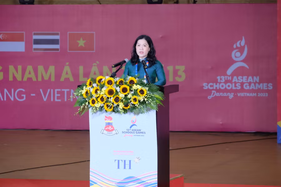 Thứ trưởng Bộ GD&ĐT Nguyễn Thị Kim Chi phát biểu bế mạc Đại hội.