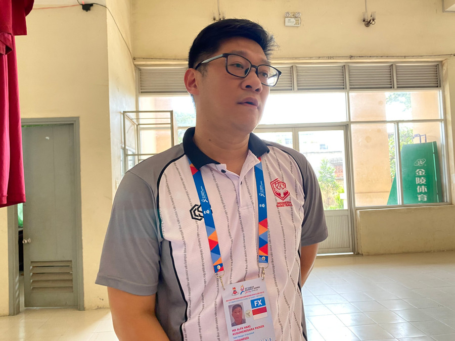 Ông Alfa Hari Kusumanegara Paiker – Trưởng đoàn môn bóng rổ nam, nữ của đội tuyển bóng rổ Indonesia. Ông Alfa Hari Kusumanegara Paiker – Trưởng đoàn môn bóng rổ nam, nữ của đội tuyển bóng rổ Indonesia.