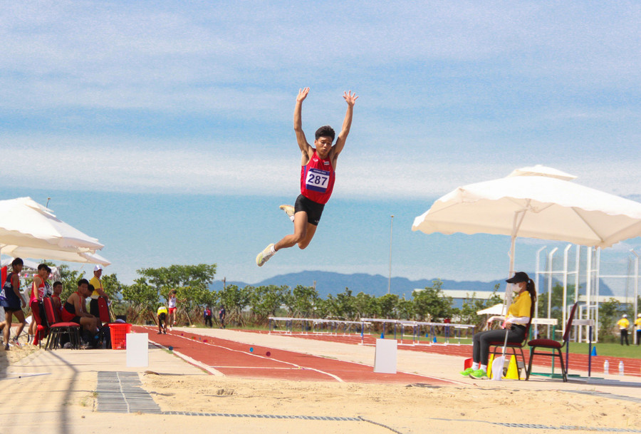 Các vận động viên tranh tài vào sáng 3/6.